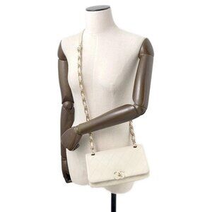 CHANEL Matelasse ChainShoulder Calf Leather Off-white